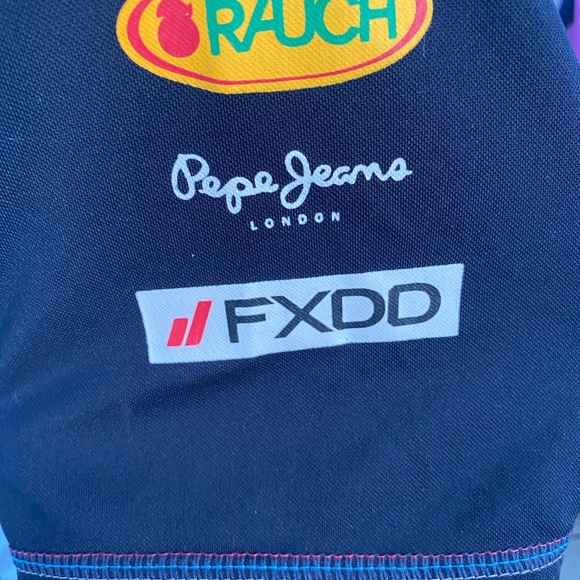 Red Bull racing team 2011 good condition. - Picture 3 of 4